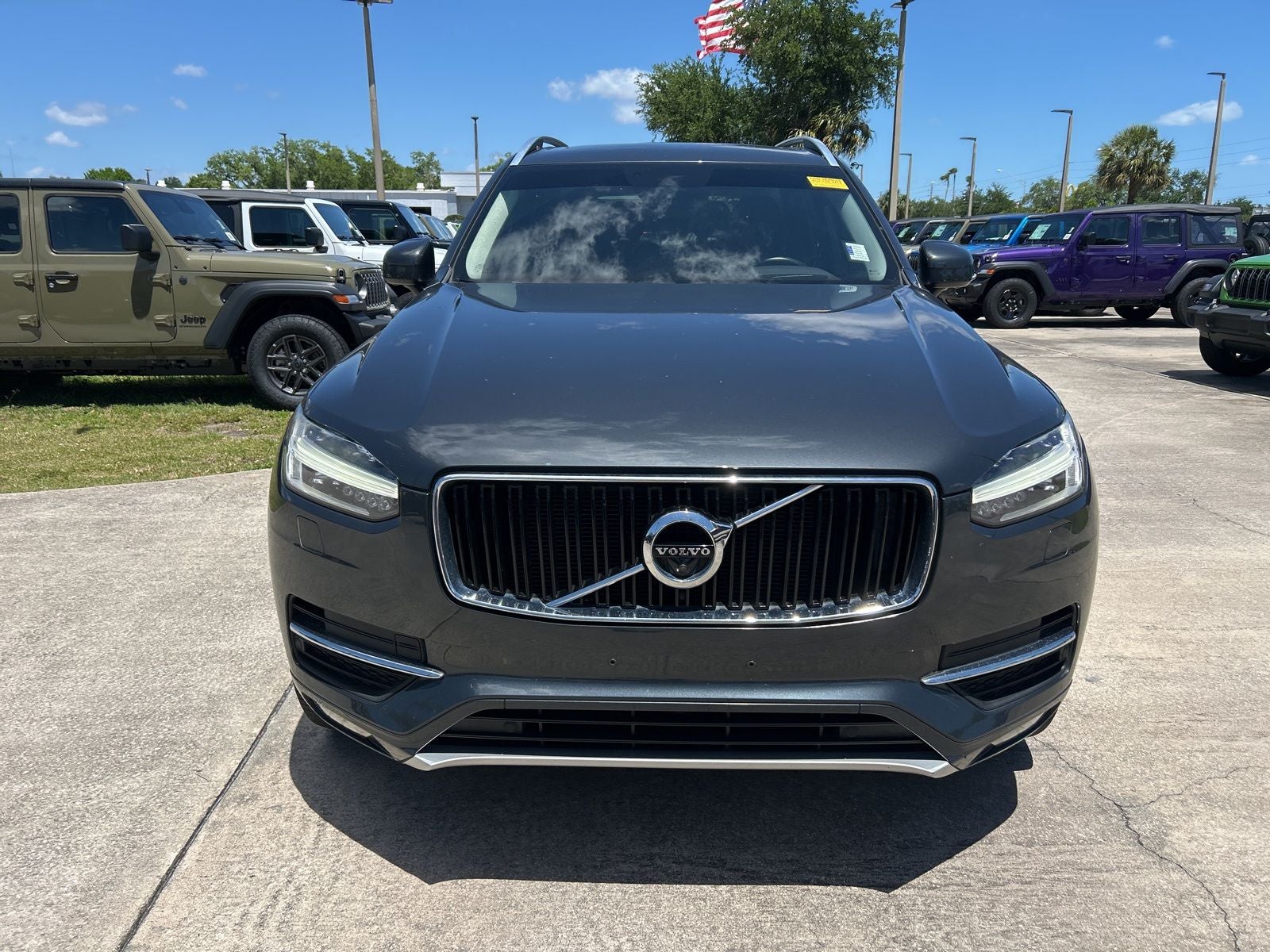 2017 Volvo XC90 T6 Momentum