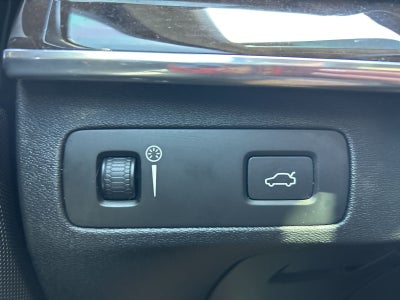 2017 Volvo XC90 T6 Momentum