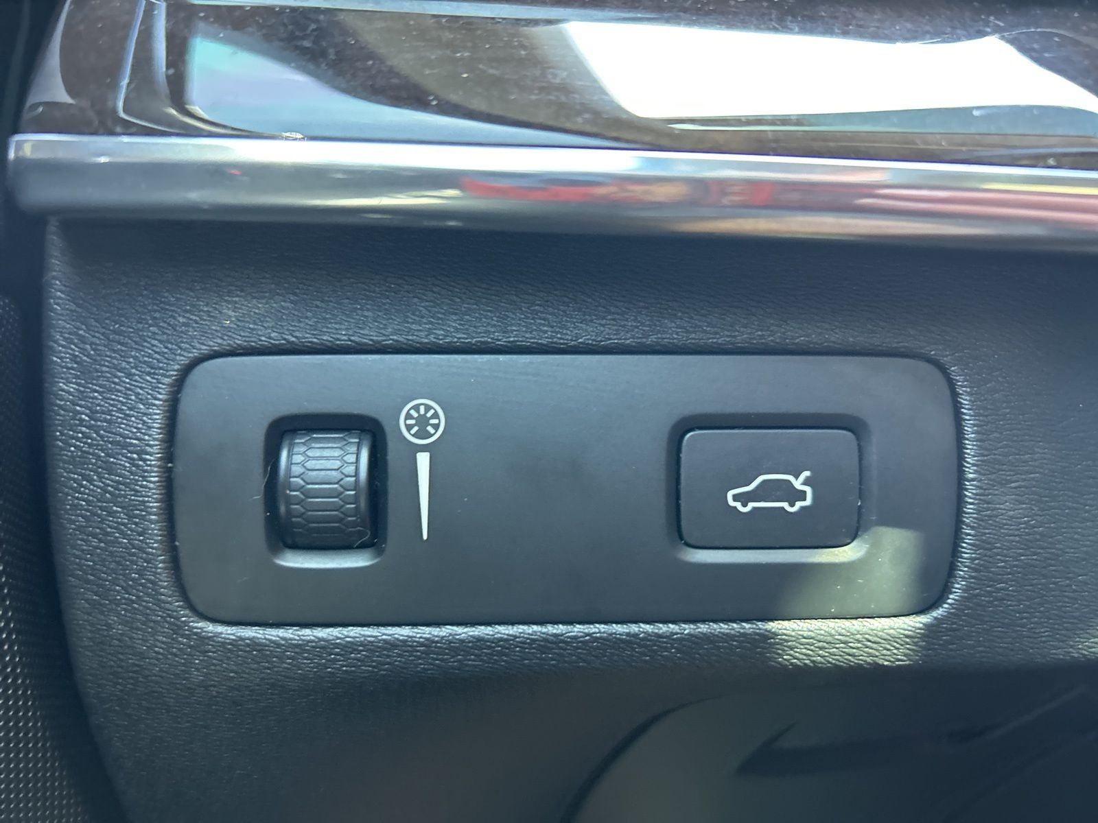 2017 Volvo XC90 T6 Momentum