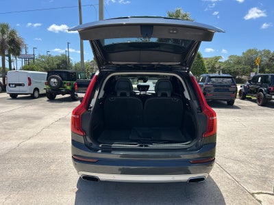 2017 Volvo XC90 T6 Momentum