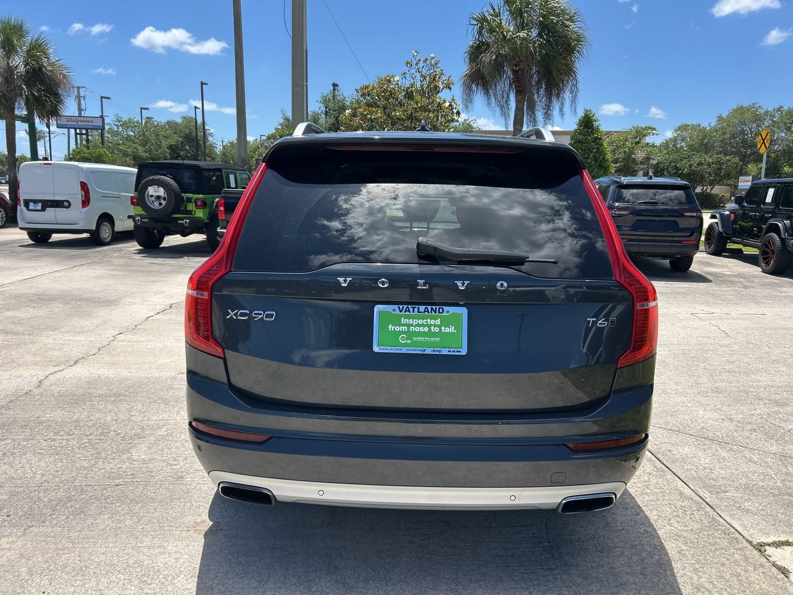 2017 Volvo XC90 T6 Momentum