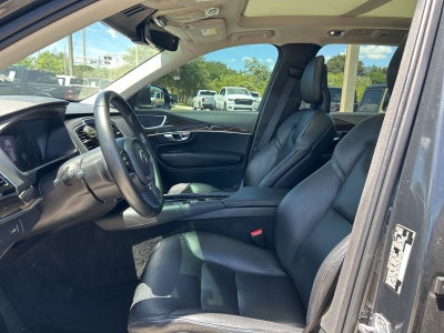 2017 Volvo XC90 T6 Momentum